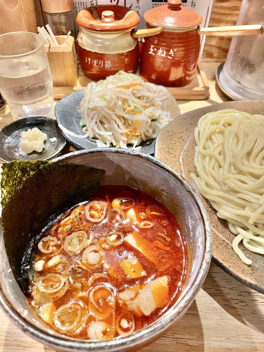 cleannap's tweet photo. 安定の
やすべえ辛味MAX♬
海外の方が増えたねぇ。 https://t.co/KguRTNWfek