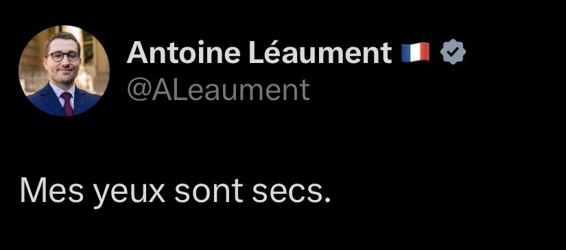 Melissa_Nemesis's tweet photo. Cette semaine, Julie, 22 ans, a été tuée lors d’un rodéo sauvage. Elle venait d’obtenir son master. Alors, pour Nahel et tous les dangers publics de la route qui tuent des innocents : https://t.co/j2N3k6Z6lP
