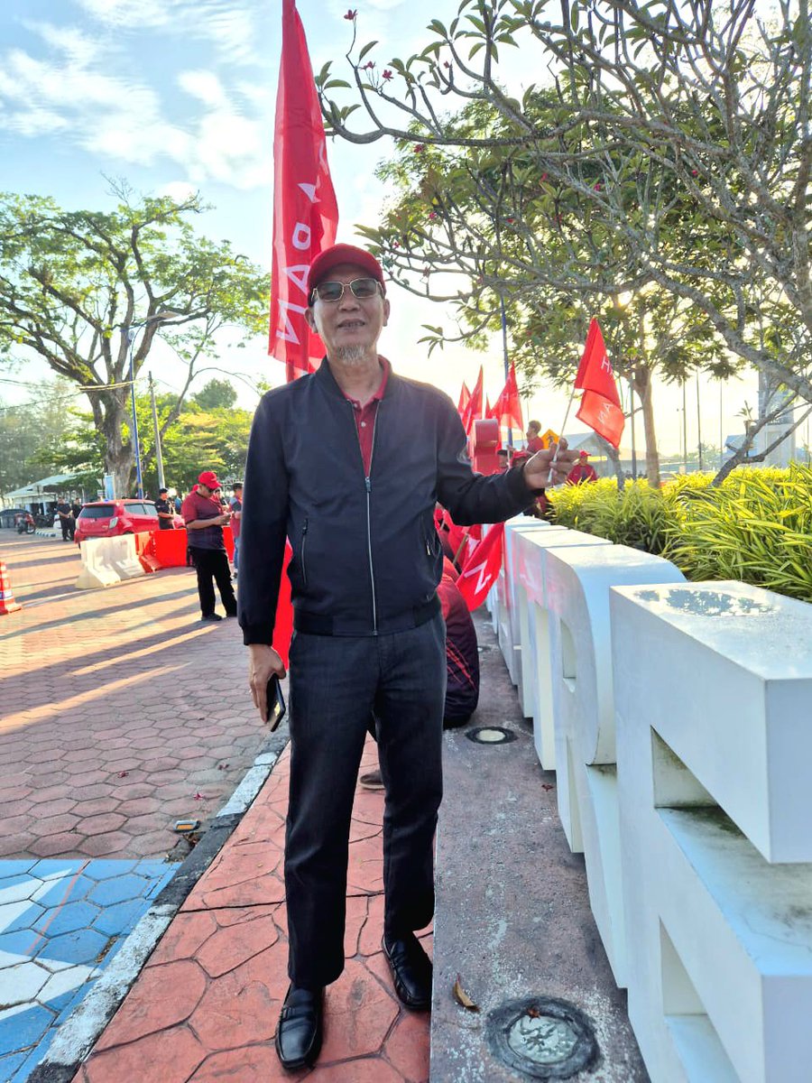 CikguPiee's tweet photo. Sekitar Hari Penamaan Calon DUN Tenggaroh, Mersing. https://t.co/aImls0R9kI