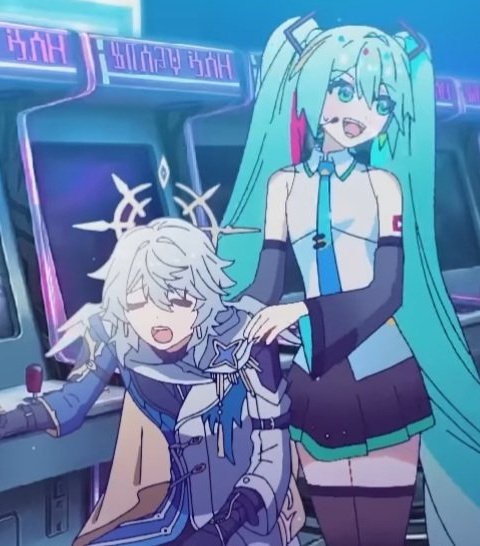 AEdailysunny's tweet photo. sometimes it do be just a boy failure and his emotional support miku

#sundayhsr #Miku https://t.co/Uex8aaPM01
