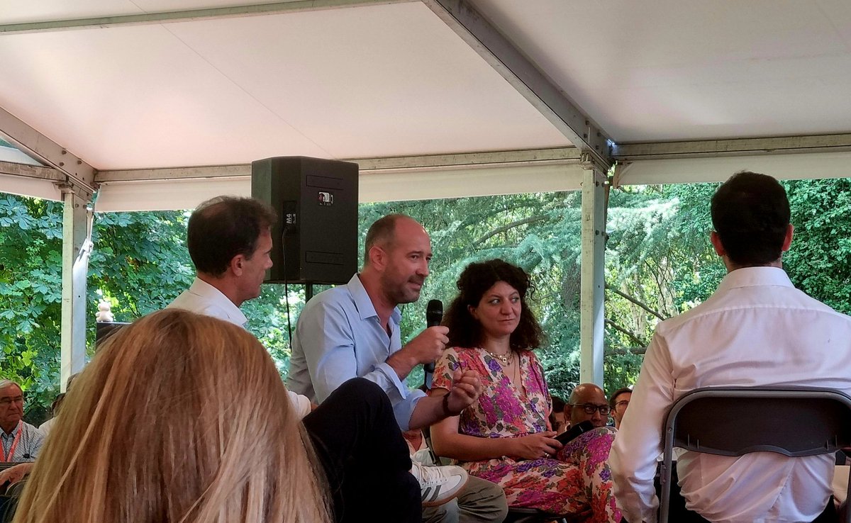 FrMagnin's tweet photo. Très bonne intervention de @MicheronH à la #fetedelademocratie sur le poids des #algorithmes dans la vie politique. 
La perte de responsabilité des citoyens aujourd'hui déjà analysée par Tocqueville. Rien n'est inéluctable !

@jnbarrot https://t.co/Ss0uzxngjr