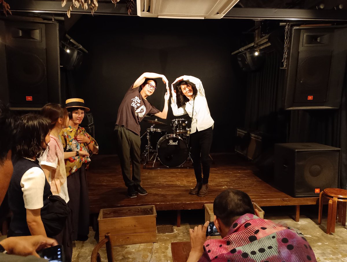 fuyujitakuu's tweet photo. 塚本ELEVATYでのpain friends。正垣祐樹さん、たけだあすかさん、painful。集合写真は良いものだ。���人の愉しみ方だ。 https://t.co/5VO12Q0aEK