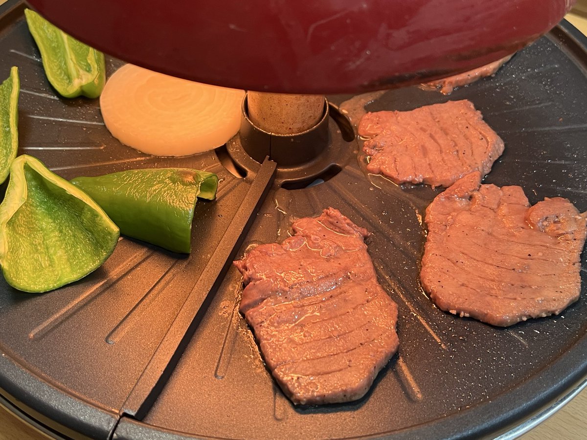sachako77's tweet photo. おうち焼肉、最高でした🫶💓
ビールも飲んで幸せっ！

リスナーさまからいただいた牛タン、柔らかくて美味しかったぁ😭❤️❤️
今回は夫と2人で食べたけど、ちーくん大きくなったら3人で焼肉するのも楽しみだ…✨🌟

未来のためにも明日からまたがんばるーーーっ！ https://t.co/mk1OahzKJj