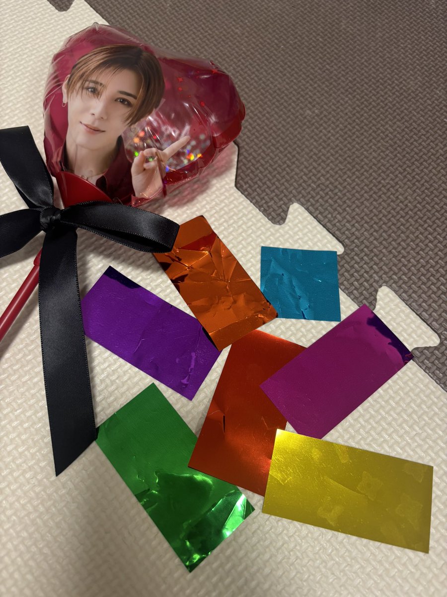 __yuk159's tweet photo. 落下物がちゃんと7色あるのも全部山田くんのJUMP愛( т т ) https://t.co/doPyPFd93w