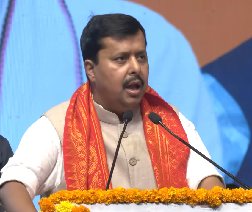 BJP4India's tweet photo. आने वाले समय में भाजपा का कार्यकर्ता पूरी ताकत और पूरे समर्पण के साथ भाग्यनगर का भाग्य बदलेगा, और यहां की जनता भाजपा के साथ चल पड़ेगा। 

आज मैं उन सभी कार्यकर्ताओं को भी नमन करता हूं, जिन्होंने तेलंगाना में भाजपा का ध्वज सदैव ऊंचा रखने के लिए निरंतर संघर्ष और समर्पण के साथ कार्य किया है।

- श्री @NitinNabin