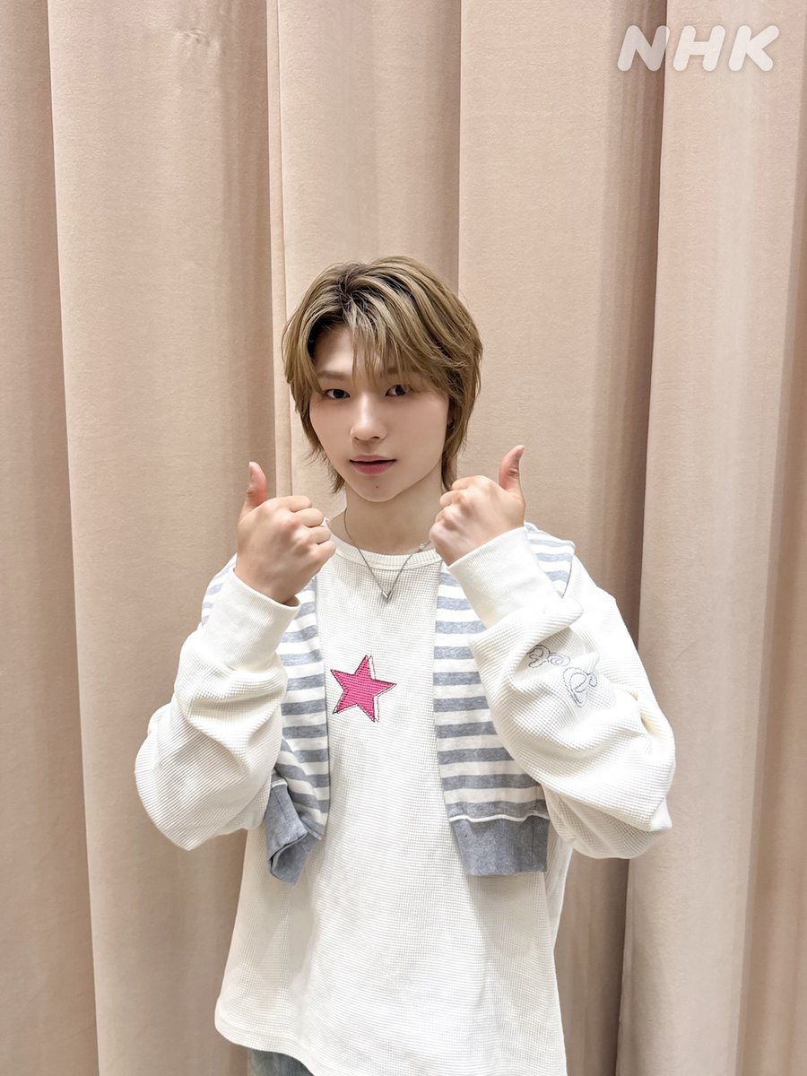 nhk_pop_a's tweet photo. #ユウヤ さんが選曲
【ロールモデル】
Back Door/Stray Kids

「K-POPを好きになったきっかけですし、いつか僕も個性的でクールなオーラを出したいと���っています✨この曲は、初めてダンスカバーをした思い出の曲です」

放送はこちら⬇️
https://t.co/OmAPIJJ080

#pop_a #古家正亨 #NAZE https://t.co/0gV5P8ciLO