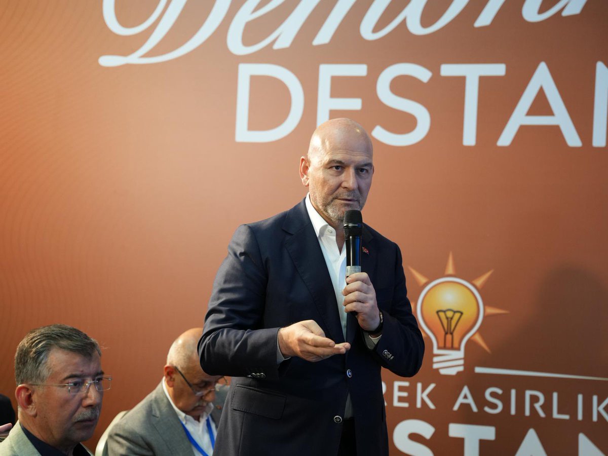 suleymansoylu's tweet photo. AK Parti’mizin 33. İstişare ve Değerlendirme Toplantısı’nı, Cumhurbaşkanımız ve Genel Başkanımız Sayın Recep Tayyip Erdoğan’ın hitaplarıyla tamamladık.

Kamp süresince, Türkiye Yüzyılı vizyonunu daha da güçlendirecek politikaların ele alındığı, ortak aklın hâkim olduğu ve verimli istişarelerin gerçekleştirildiği kıymetli oturumlara iştirak ettik.

“Çeyrek Asırlık Destan” temasıyla düzenlenen kampımızın hazırlanmasında emeği geçen, fikir ve katkılarıyla sürece değer katan tüm dava arkadaşlarımıza gönülden teşekkür ediyorum.

#ÇeyrekAsırlıkDestan