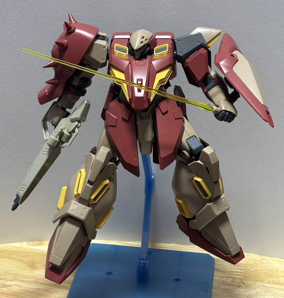 maple_15609's tweet photo. HGメッサーM01型ガウマン機できた！！

キルケーの魔女でガウマンが乗ってたM型
これだけ作り方が3機と違って新鮮感あったね！
流石新しいプラモだけなのはあるね！
コレでメッサー4種類完成しました✨👏

青すぎないか？！

 #ガンプラ
 #みりプラ https://t.co/NYQzrL7oxf