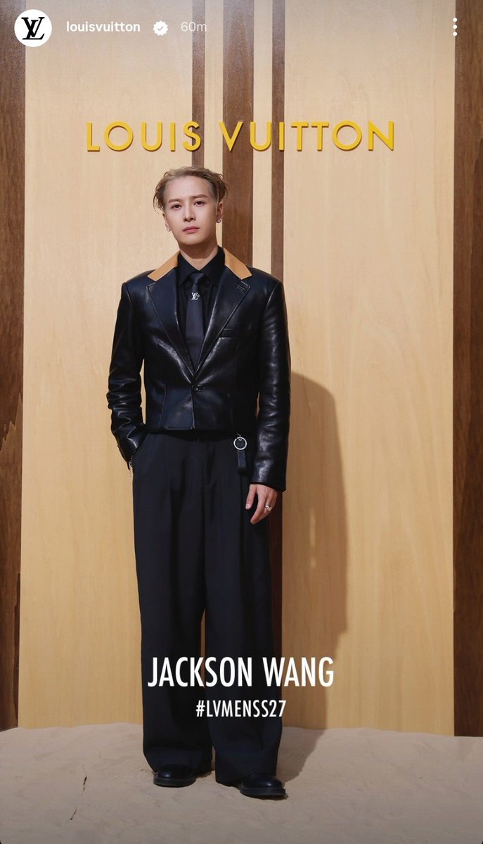 Adaaaaaaaya's tweet photo. Another iconic Paris Fashion Week appearance from Jackson Wang. #JacksonWang #LVMenSS27 #LouisVuitton https://t.co/E4SoXT0jER