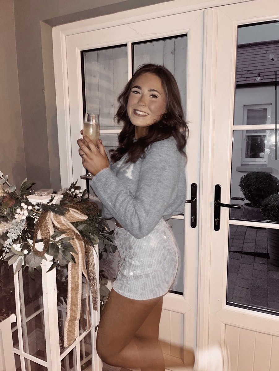 Bobob1056063's tweet photo. So horny need a filthy perv to phonewank #phonewank #wank #wankchat #chav #irl #cum #goon #irish https://t.co/mluIMAHAtR