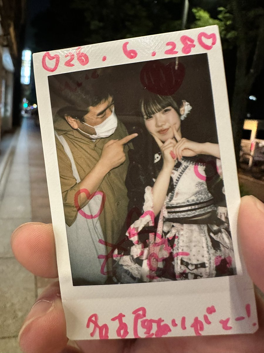 teiku3take's tweet photo. SCOT私服チェキ会
なんか今日こはるがかわいすぎてかわいすぎて👼🏻🩷かわいすぎてボソッと｢ほんとかわいい(小声)｣ココロの声でてしまって｢今なんて言ったの？｣言われてしまった
デビューした時にツィートした画像見た時から私服姿かわいいこの子って一生思ってたんだよ(初めて言った) https://t.co/0TWwWbPA3x