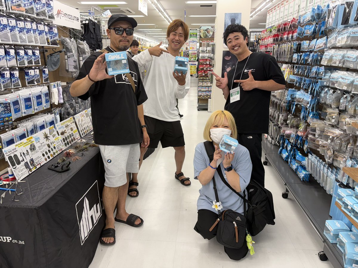 hu_tomason's tweet photo. BASS FESTA2026 HIDEUPブースに足を運んで下さった皆様ありがとうございました🙇
たくさんの方とお話しできてとても充実した2日間でした🙌🏻
キャスティングスタッフの皆様2日間ありがとうございました!
#bassfesta #hideup #バス釣り #霞水系 #pr https://t.co/SUZYj79yI3