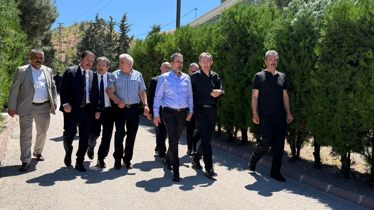 AkpartiAnkara's tweet photo. İl Başkanımız Sn. @hakanhanozcan, Muharrem ayı dolayısıyla Ziya Baba Vakfı Bektaşi Dergâhı’nda düzenlenen programa katılım sağladı.

Birlik, beraberlik ve paylaşmanın anlam kazandığı bu mübarek ayın hayırlara vesile olmasını diliyoruz. https://t.co/0yc7DMwCTT