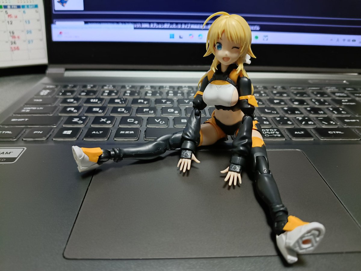 dadaizum2000's tweet photo. 競馬でタコ負けした時の気分転換は何をすべきか。勿論プラモ製作。30MSのパーツセット28は実質オールインワンキット。股関節の可動ギミックが良くできていてペタンコ座りもOK。ボディラインも美しいのでオススメです。ボディカラーに合うかと美希とめぐるに装着願いました。※写真差し替え　#30MS https://t.co/d2wFXF8Xag