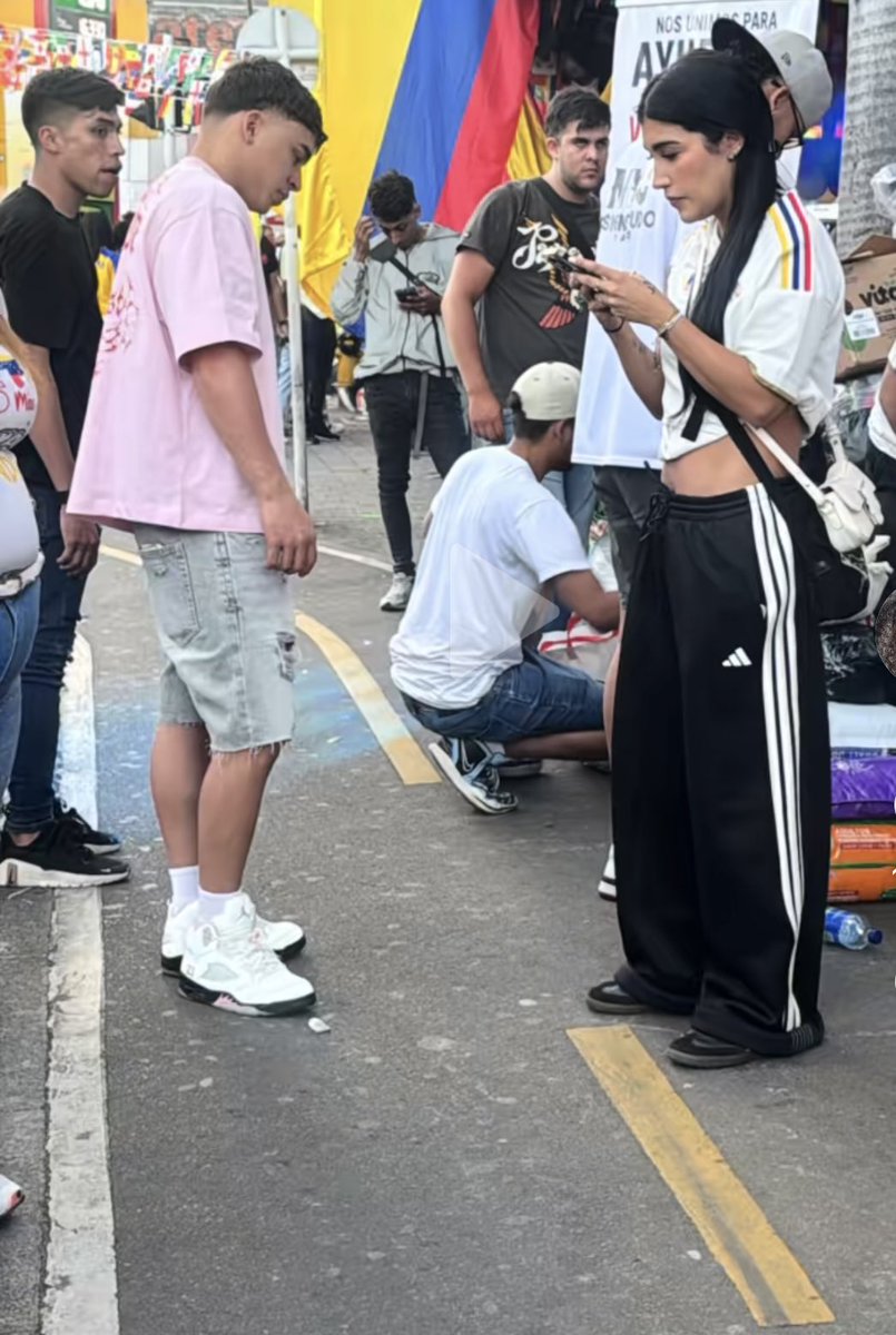 ml_qrr's tweet photo. No le quito el mérito a esas personas que están ayudando en otras partes del mundo, pero me siento orgullosa de los míos, no hay necesidad de tener mucho para obrar bien hacia el prójimo, siempre podrán hablar de ellos pero las acciones son las que cuentan.🙏🏼

#NadieComoNosotros https://t.co/dbnFMoiChw
