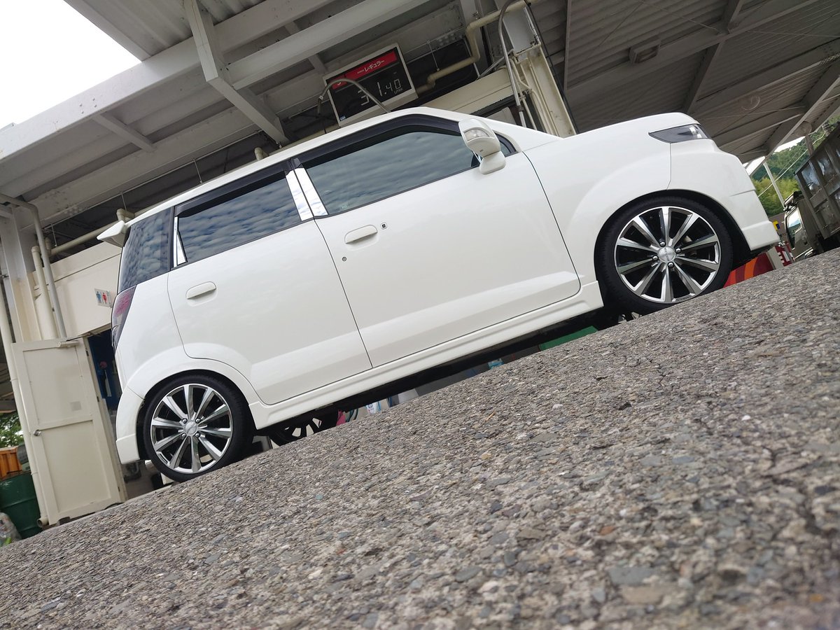Lv_Hayr's tweet photo. わたちの、可愛い可愛い
ゼストちゃん。

明日でさよならです。

廃車にしてとセールスには
頼んであります✋
あとは、ナンバーが欲しいって
くらいかなぁ。

次の車は、ほぼ純正で行きます
車高調も入れません（笑）

ノーマルでとりあえず、走る。

ありがとうな！！！！相棒🥰🥰 https://t.co/JSqScTOdmE