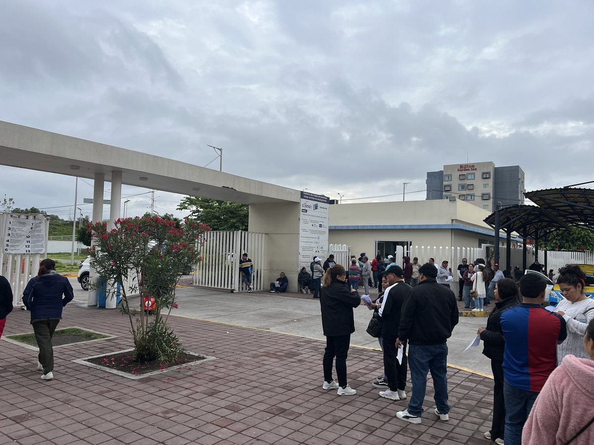 AlexDcho18's tweet photo. Es terrible, no hay organización! https://t.co/YLtUCZ1CMJ