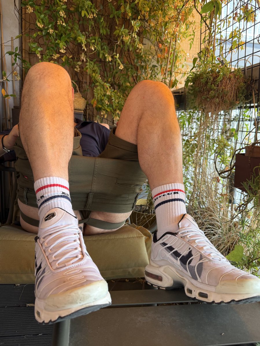 Sport756's tweet photo. #tn #airmax Après-midi relaxe avant soirée caliente 😈 https://t.co/Dt9DJnWP76