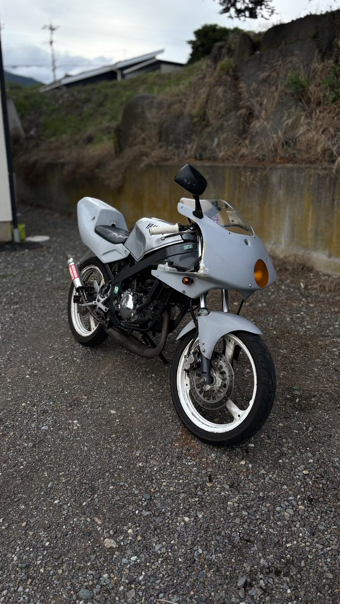 kkane127's tweet photo. お久しぶりの投稿はバイクで😆
TZR50Rネイキッド化にしたヨ‼️
めちゃめちゃかっこいい😆 https://t.co/sEc9O0W5MO