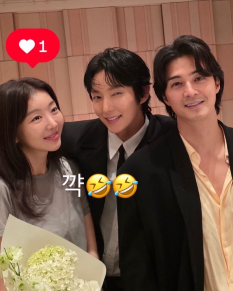 jg_k_drama_417's tweet photo. 이거 머리 기르는 거 맞지..??! ㅋㅋㅋ 얼굴 보니까 넘 반갑네 ㅜㅅㅜ https://t.co/TzHsIvQODJ