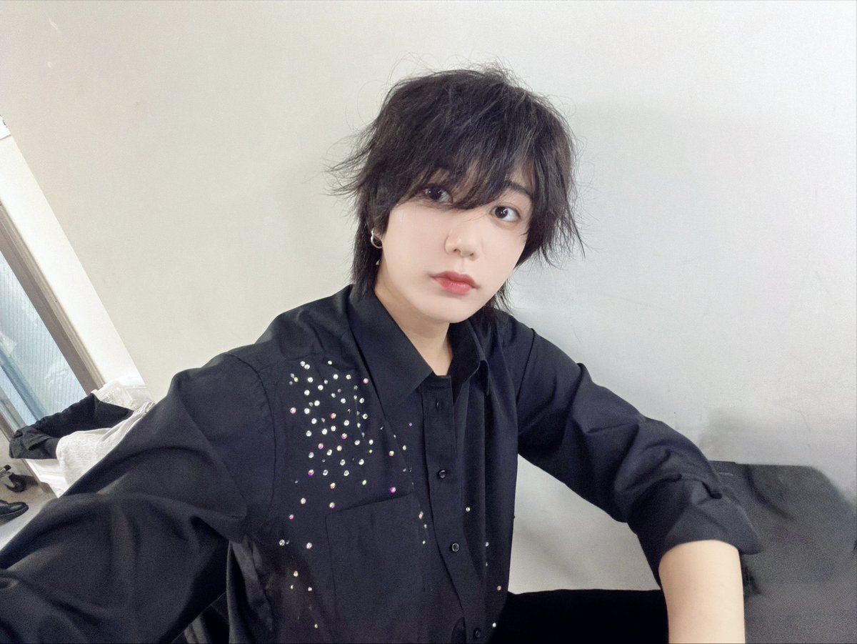 M_X_V_OFFICIAL's tweet photo. 🤳🩵 https://t.co/9AQVkCImUA