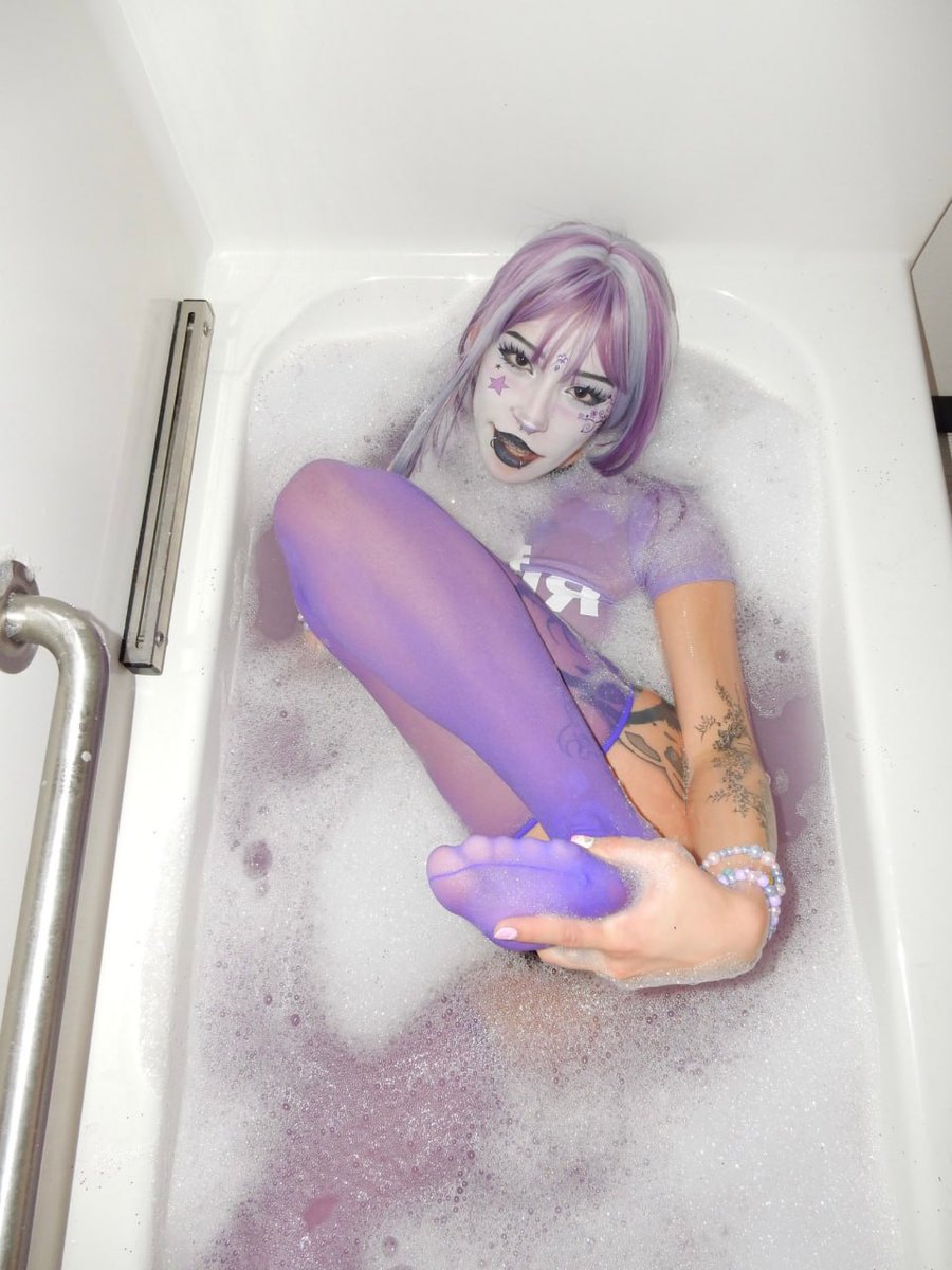 jannotnymous's tweet photo. Im stll waiting for you deer 💖💅
Where are you...

#goon #edge #feet #feetfetısh #feetworshi̇p #wankchat #wankbattle #footfetısh #footjob #feetfetish #beta #cuck #bbc #slave #femboy #femdom #findom #fendom https://t.co/Npl547iBWX
