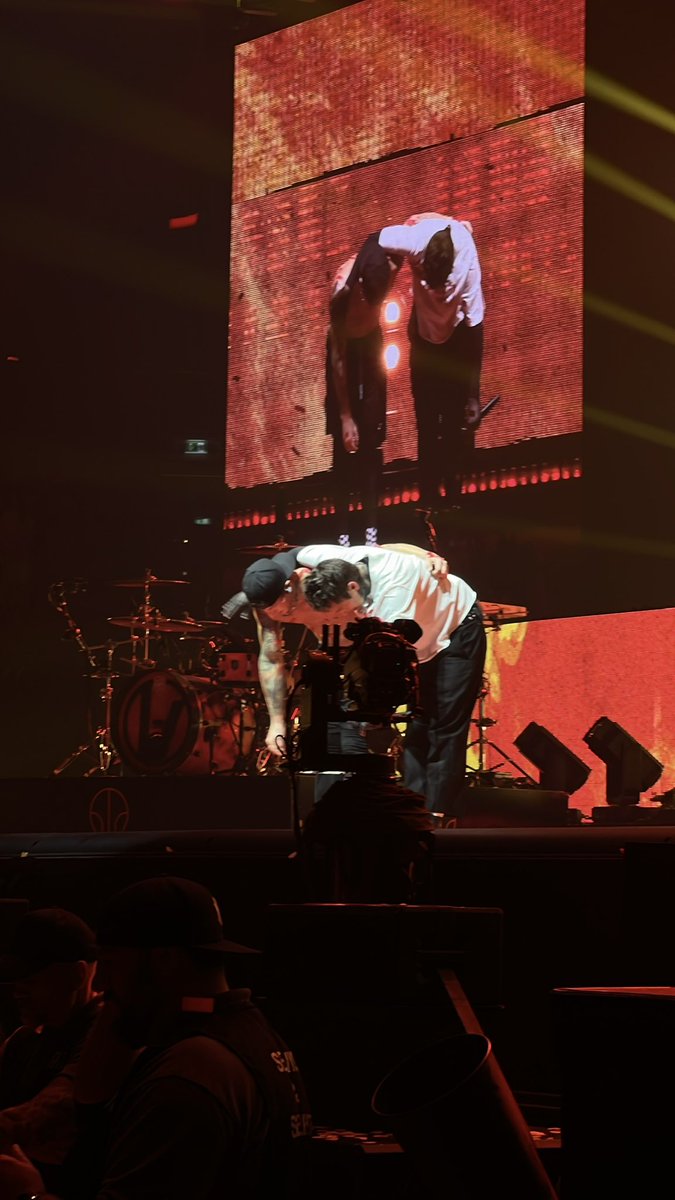 NamidaNavy's tweet photo. @navigatingxm hihi hI i‘M a PhOtOgRaPhEr aNd I tOoK tHeSe PiCtuReS :P https://t.co/LGpGpfSNAI