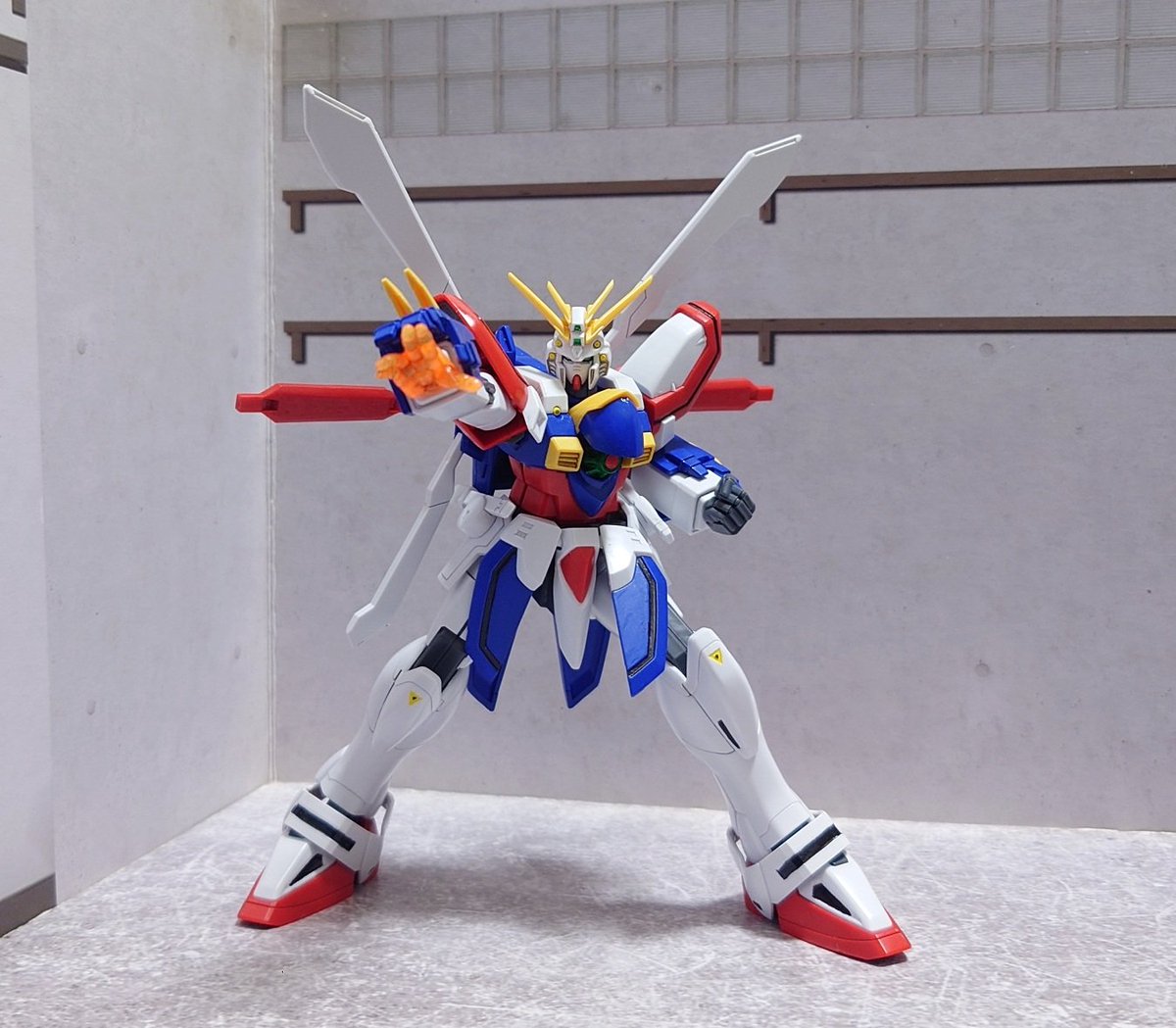 hangetu_gtheg's tweet photo. #機動武闘伝Gガンダム
#ガンプラ

HGFCゴッドガンダム。初版発売当時から色分け、プロポーション、肉抜き等もうちょいやりようがあったろと言いたくなるキットなんだけど、今となってはこれはこれで味があるよなぁと感じる今日この頃。 https://t.co/FnfJBPHK0O
