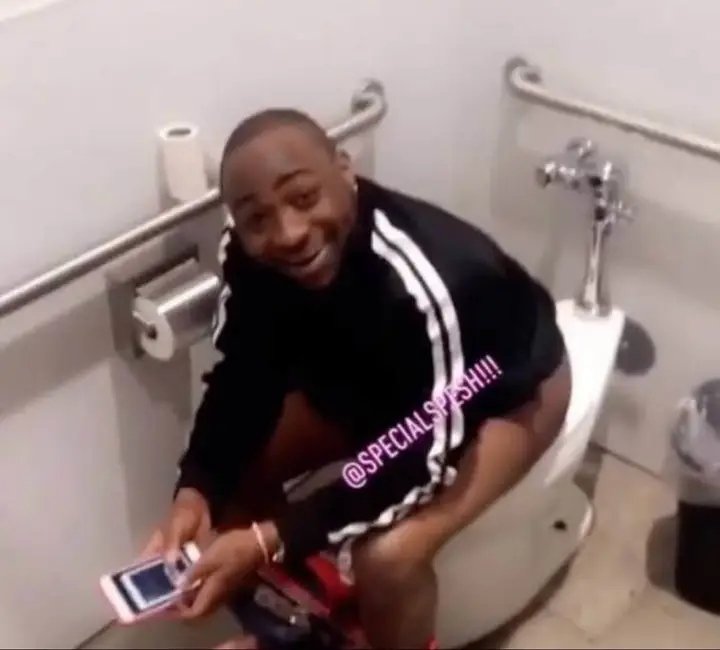 Calix_Jayce's tweet photo. Who did this to my idolo @davido @pope_fabba320 abeg explain 😂 https://t.co/TKsO4krBLL