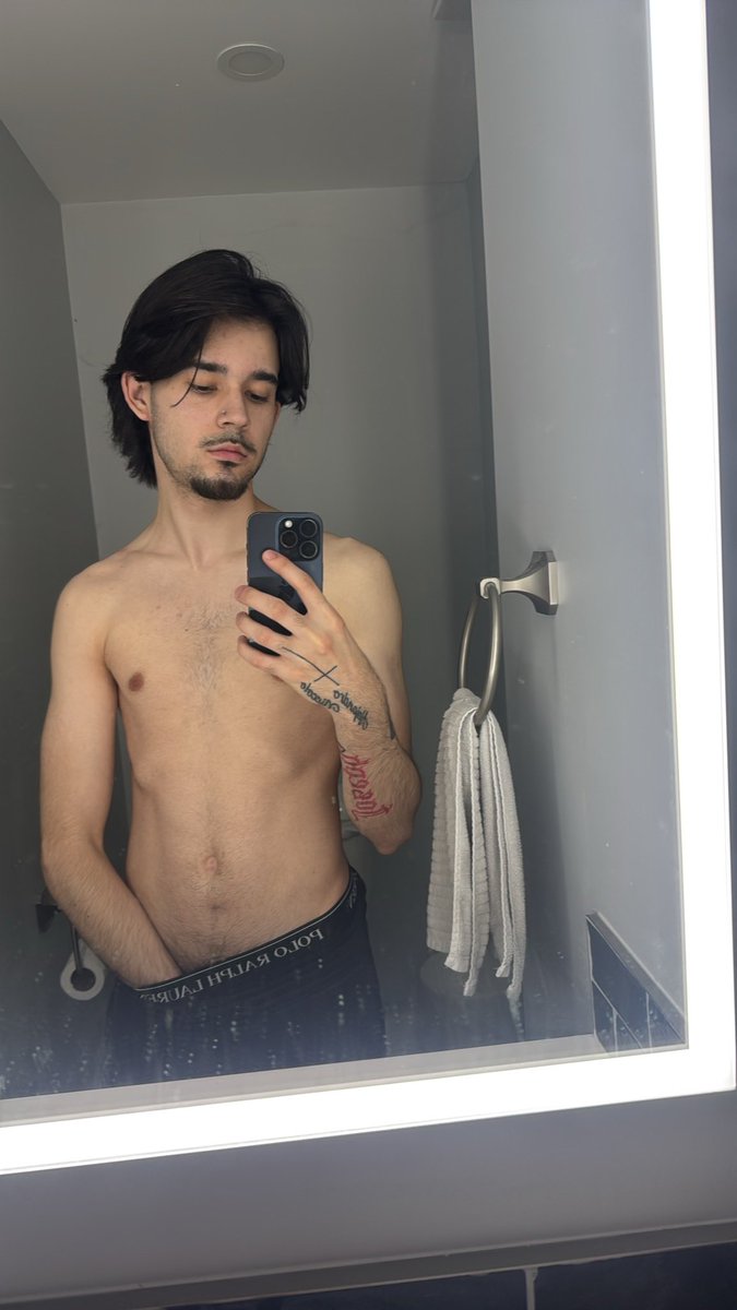 Davidstributez's tweet photo. Who’s wallet can I dominate Today ? https://t.co/T6eOpk7fYF