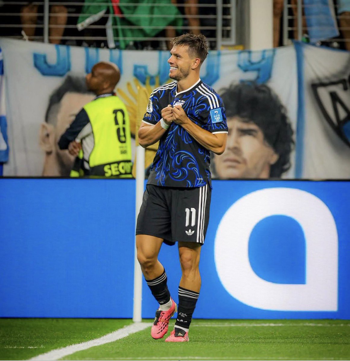alexferj_'s tweet photo. Giovani Lo Celso debutó en un Mundial con Argentina por todo lo alto.

Gol de falta -le anularon otros dos- y MVP en la victoria ante Jordania (1-3).

"Esperé mucho este momento. Lo de hoy fue mucho más de lo que había soñado", dijo el jugador del #RealBetis tras el partido. https://t.co/QPf1c45LCX