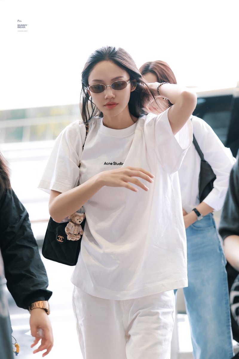 BunnyBear1819's tweet photo. 260628

SZX✈️
🐨

#ลูกหมีซอนญ่า #LMSY 
#LMlookmhee #SonyaSaranphat https://t.co/idbAqQEkf4