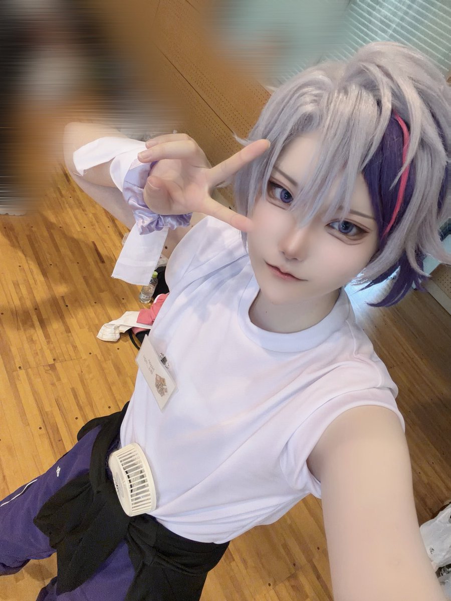 q__agu's tweet photo. ⚠︎捏造衣装 🥂✨

久しぶりに全力で運動した🔥
借人競走でたくさん借りてもらえましたみんなありがとう🤝🏻
みーんなノリよくて楽しくて顔よくて幸せ空間だった~！企画・運営ありがとうございました♡

#紅白にじいろ大合戦 https://t.co/ECADC9o3JB