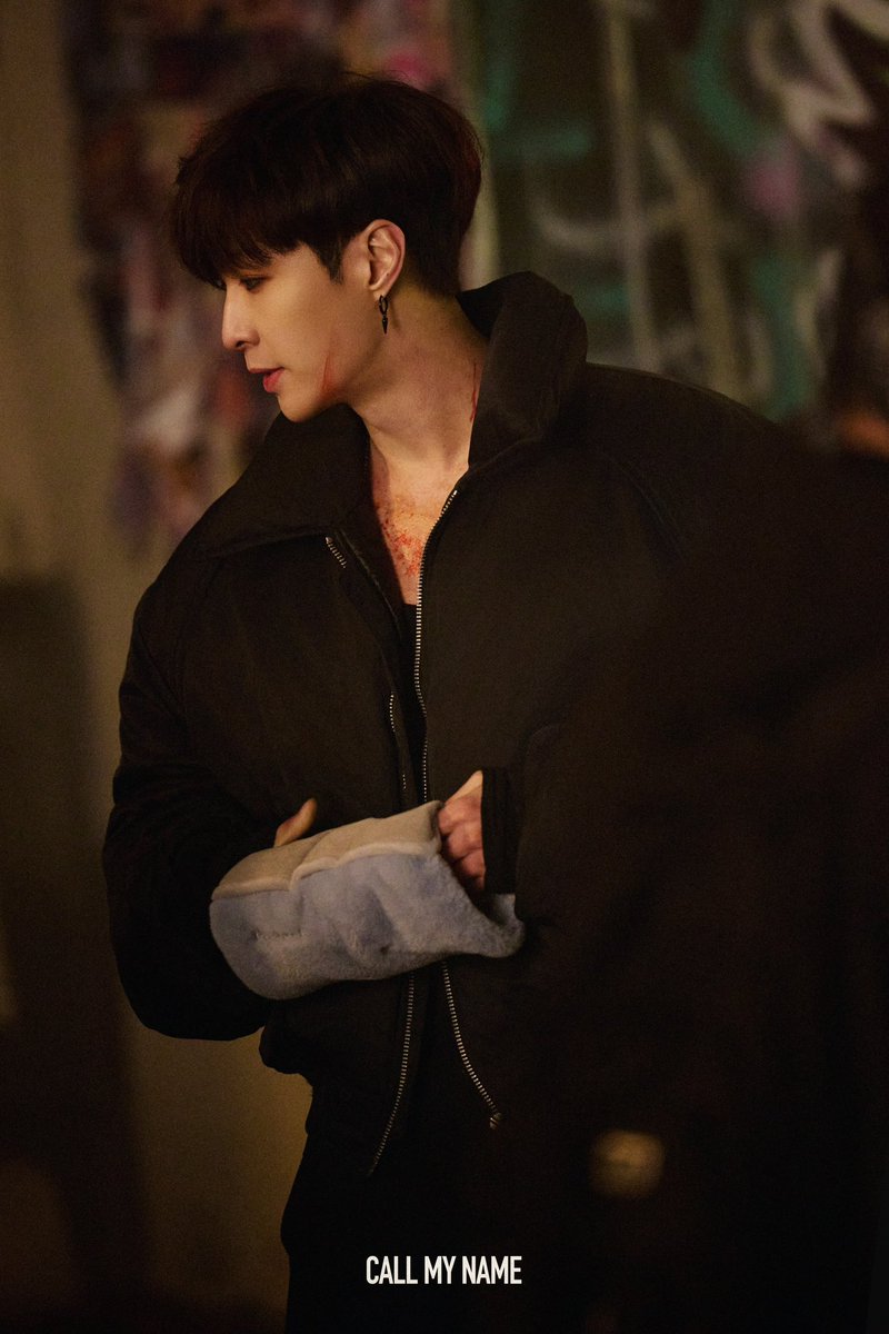 lay_studio's tweet photo. From the fearless defiance of "Rock the Heavenly Palace" to the transformation of "Flawed Crown." Before and behind the camera, every frame captures a journey of self-recognition across time—offering a glimpse into a silent pilgrimage of looking inward.
@layzhang 
2026 “Flawed Crown”-CALL MY NAME BTS
#LAY #LayZhang