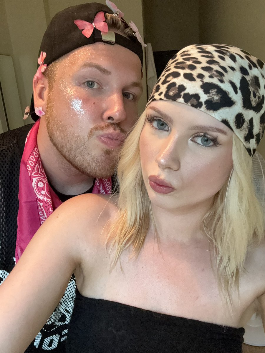 JereKuusikko's tweet photo. yesterday was our only chance of getting to see eurosummer show in werchter. booked flights, hotels and was really looking forward to getting out of office. guess it's until next time @katyperry 😚🩷 https://t.co/IDR1Z7EfSp