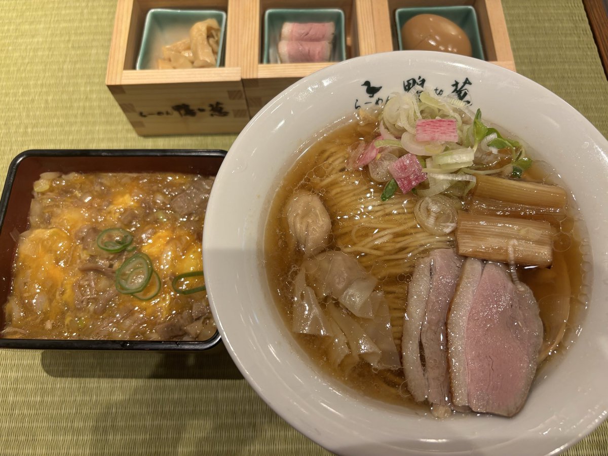 Po1yphia's tweet photo. 西新宿！ https://t.co/8OAQwb1wi2