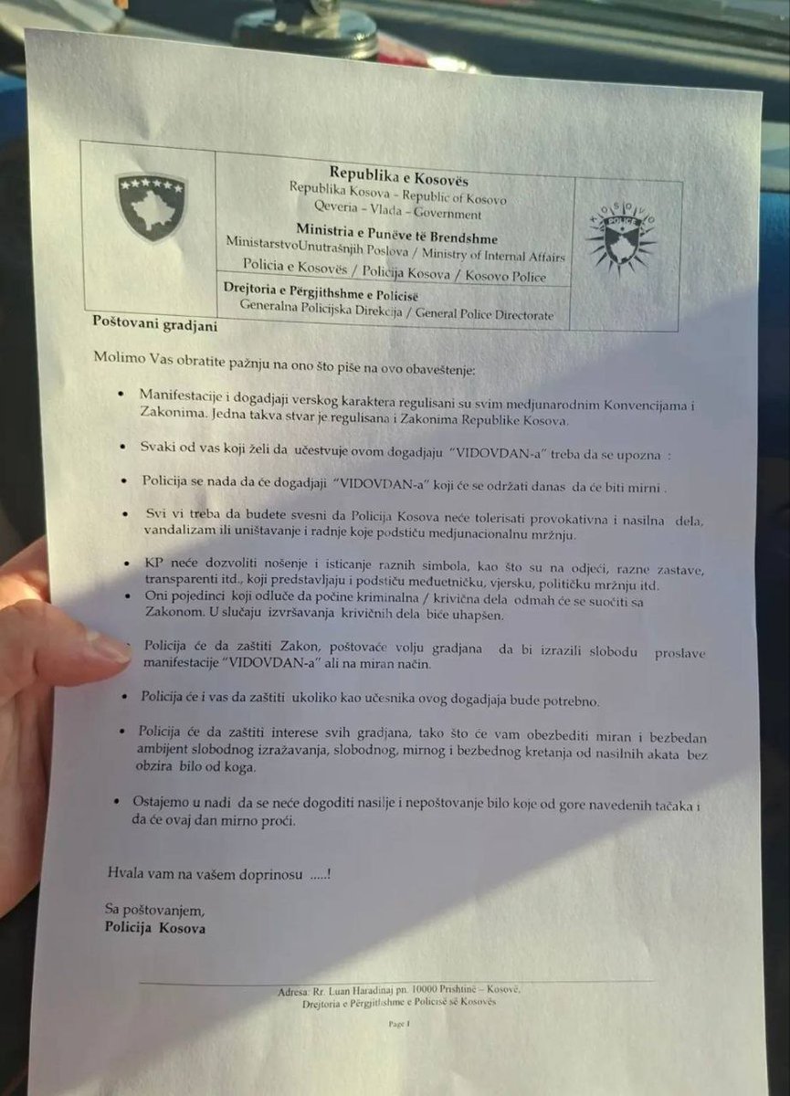 Biljana16559170's tweet photo. ⚠️ ВАЖНО УПОЗОРЕЊЕ ЗА СВЕ КОЈИ ДАНАС ОБЕЛЕЖАВАЈУ ВИДОВДАН НА КиМ ⚠️

Званични документ шиптарске тзв. полиције (на слици) јасно показује да је на терену спремљен терен за масовна претресања и привођења. Иза административних фраза крију се 4 кључне замке на које ХИТНО морате обратити пажњу:

1️⃣ МАЈИЦЕ, ЗАСТАВЕ И СИМБОЛИ (Најопаснија тачка)
- Шта пише: Полиција неће дозволити ношење симбола, одеће и застава које по њиховој процени „подстичу мржњу”.
- Шта то значи на терену: Реч „мржња” је намерно остављена без дефиниције. Полиција ће ово користити као изговор да зауставља и наређује скидање мајица са српском тробојком, мапом Косова и Метохије у бојама заставе Србије, ћириличним натписима или било каквим историјским и националним симболима.

2️⃣ ТАКТИКА ХИТНОГ ХАПШЕЊА (Без опомена)
- Шта пише: Сваки појединац који учини дело одмах ће се суочити са законом и „биће ухапшен”.
- Шта то значи на терену: Полиција данас неће писати мандатне или новчане казне. Свако за кога полицајац самовољно процени да крши правила биће одмах лишен слободе и спроведен у притвор.

3️⃣ ПЕВАЊЕ ПЕСАМА СЕ ТРЕТИРА КАО „ПРОВОКАЦИЈА”
- Шта пише: Неће се толерисати „провокативна дела и радње које подстчу међунационалну мржњу”.
- Шта то значи на терену: Под појмом „провокативно дело” шиптарска тзв. полиција редовно подводи групно певање традиционалних, верских и родољубивих песама на јавним местима или у близини верских објеката. Будите опрезни при окупљању.

4️⃣ ЛАЖНА ГАРАНЦИЈА СЛОБОДЕ
- Шта пише: Шиптари тврде да ће „поштовати вољу грађана да изразе слободу прославе”.
- Шта то значи на терену: Ово је чиста бирократска маска. Све претходне тачке потпуно поништавају ову реченицу и дају право сваком патролном полицајцу да ваш лични или верски реквизит прогласи за кривично дело.

📌 САВЕТ ЗА СВЕ НА ТЕРЕНУ: Покушајте да избегнете било какве вербалне сукобе са патролама. Крећите се у већим групама, снимајте телефоном свако заустављање уколико је безбедно и одмах обавестите правне заступнике или медије у случају инцидента.

Све ово се дешава захваљујући Аци Шиптару @avucic @predsednikrs. 

ПОДЕЛИ ДАЉЕ ДА НАРОД ВИДИ ШТА МУ СЕ СПРЕМА! 📢

#Видовдан #КосовоИМетохија #Репресија #ПраваСрба #ПравниТерор #КиМ #Грачаница #Обавештење