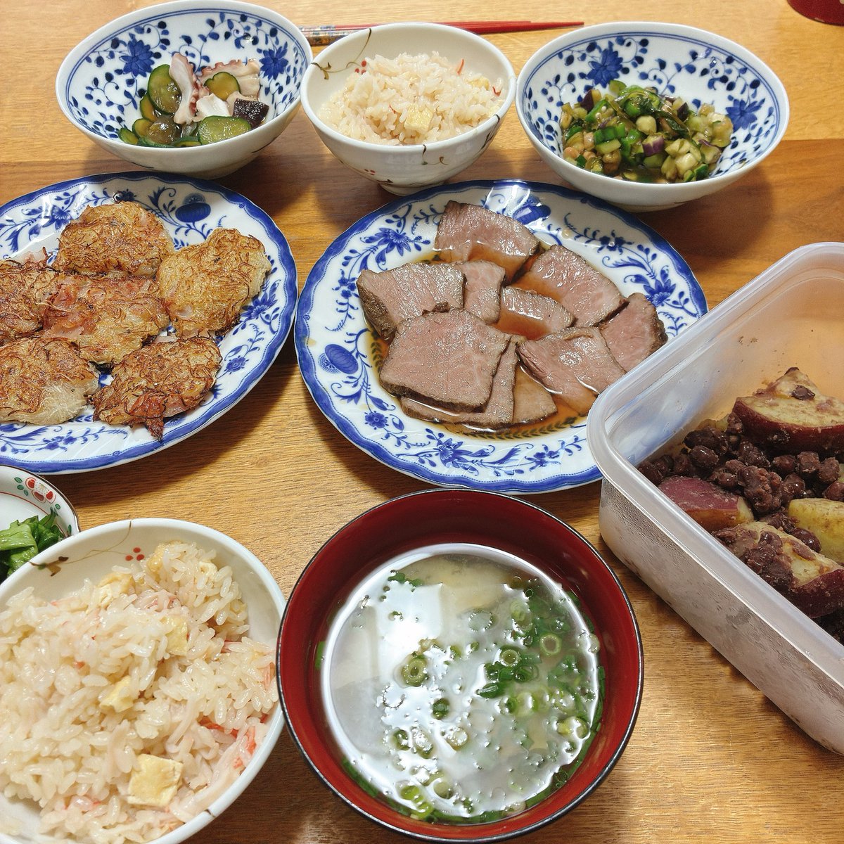 Junbmw320i's tweet photo. 今夜は昨日の残りで
#ローストビーフ
#大根もち
#カニカマの炊き込みご飯
#男の料理
#今日のおうちごはん https://t.co/0n2X30z8tW