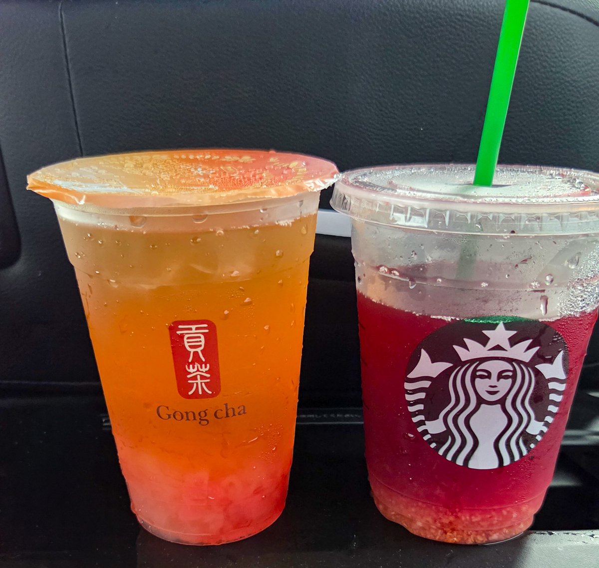 usermetatea's tweet photo. ピーチティーエード/ゴンチャ
ゆず&amp;シトラスパッションティー/スタバ

砂遊びしたいよー！！！と娘が騒ぐのでビーチへ
途中でドリンクを買いに行った笑 https://t.co/7jb9IfMlPg