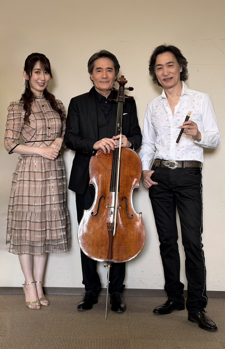 htogi999's tweet photo. 今日（6/28）は青森でソロプチミスト50周年記念コンサートで久々にチェロの溝口肇さんと共演。
突然僕が溝口さんのチェロのサウンドチェック！？（もちろん務まってないよ）
ステージは多いに盛り上がって楽しかった！

#溝口肇
#keiko
#ソロプチミスト https://t.co/LOrj8TlBDY
