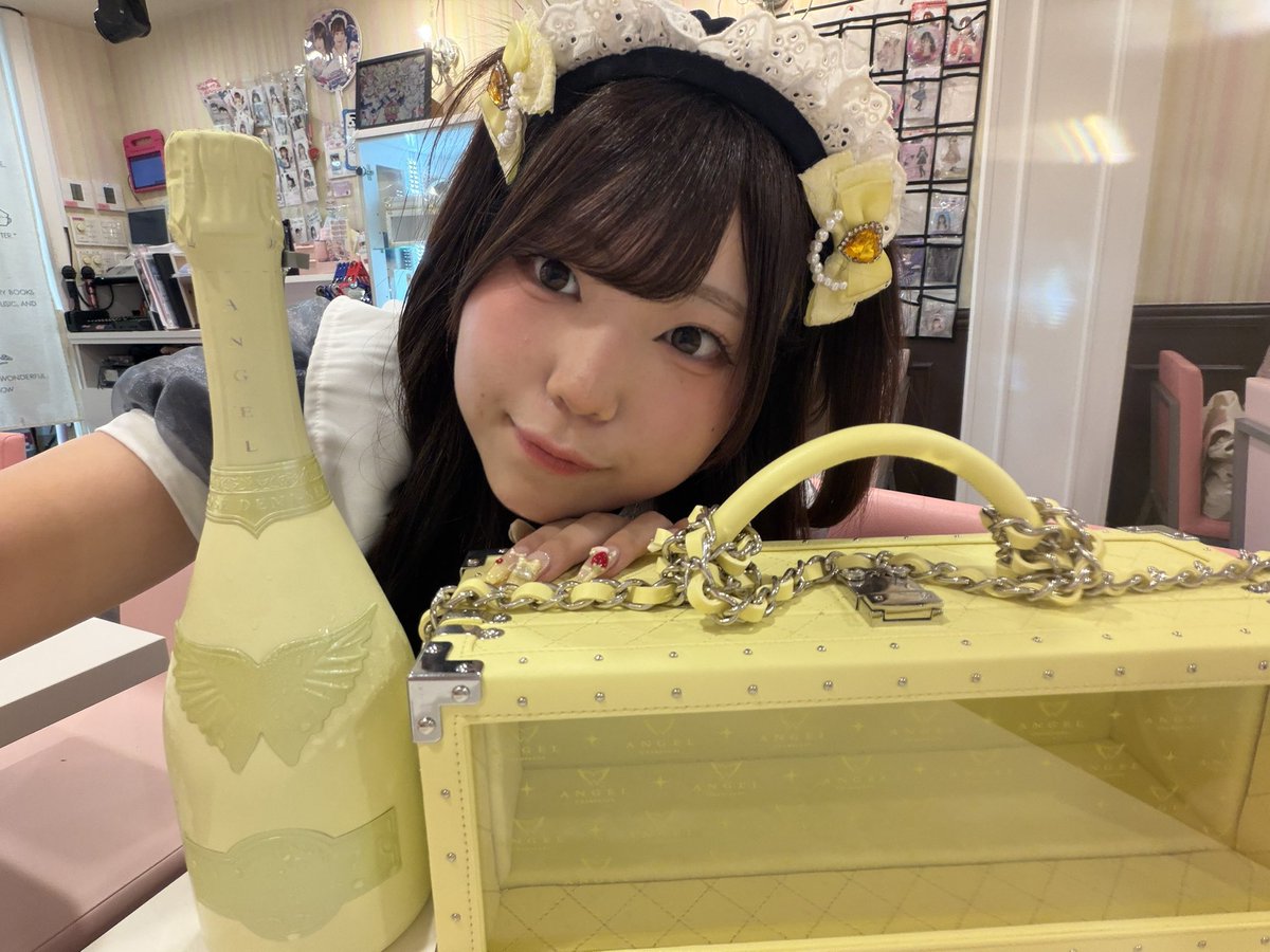 takechan202009's tweet photo. やっぱりイエロー似合うね👍
本当に最推しにしてよかった😭
キミが一番だ❣️
@maidreamin_app 
@snjk_maidreamin 
#SNJK 
#えくぼは恋のみこらんど https://t.co/hfxLwOEiV1