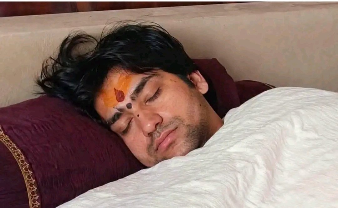 ray__gloss's tweet photo. उठों लाल अब आंखें खोलो ठन्डे पानी से मुंह धोलो प्रभु श्रीराम के घर में चोरी करने वाले के नाम का पर्चा खोलों......??? https://t.co/KOZshKEMfb