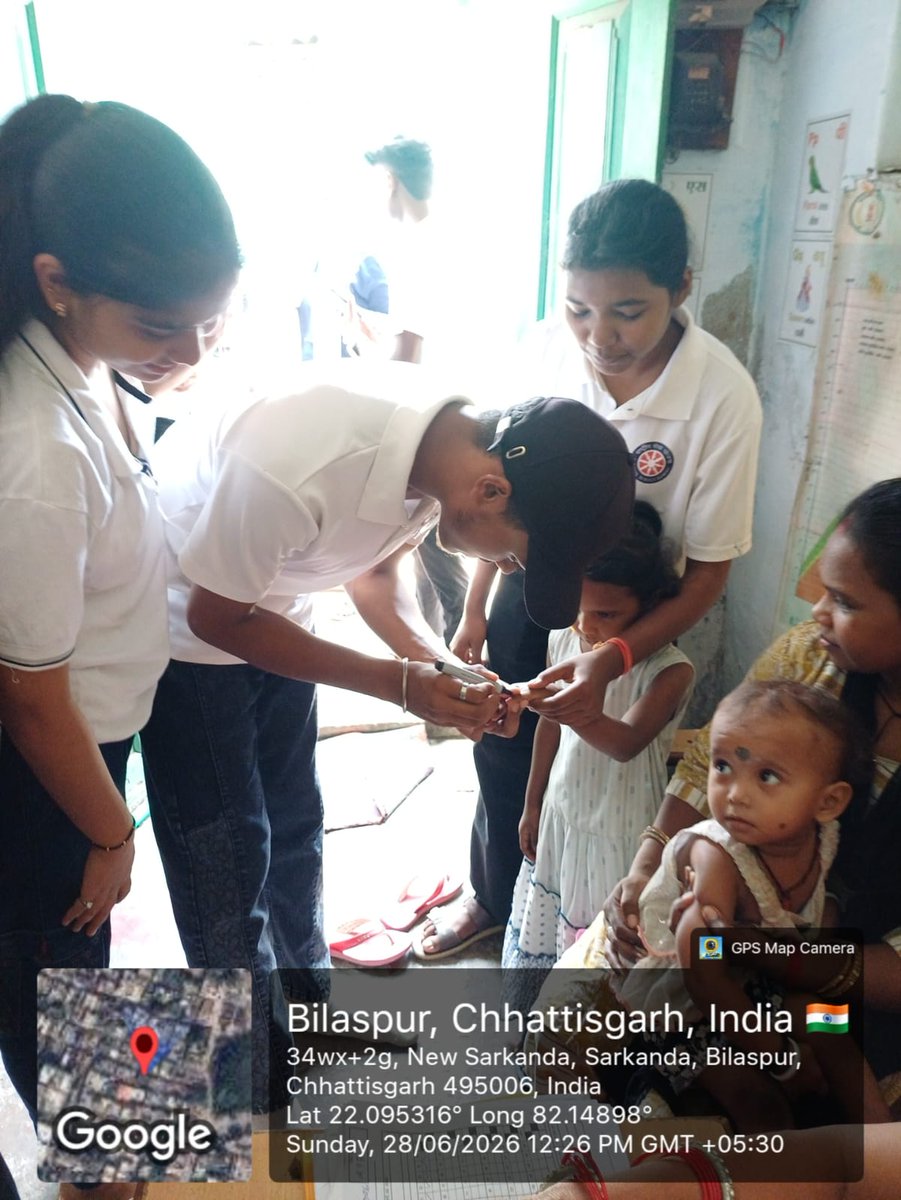 Nss_Sci_clg_bsp's tweet photo. राष्ट्रीय #पल्स_पोलियो_अभियान के अंतर्गत सरकंडा, बिलासपुर में स्वयंसेवकों ने बच्चों को पोलियो की खुराक पिलाने में सहयोग प्रदान किया। साथ ही अभिभावकों को 0–5 वर्ष तक के प्रत्येक बच्चे को हर बार पोलियो की दो बूंद पिलाने हेतु जागरूक किया गया।
@NSSRDBhopal @manojsinha812
@pulsepolio https://t.co/eDBXdTexln