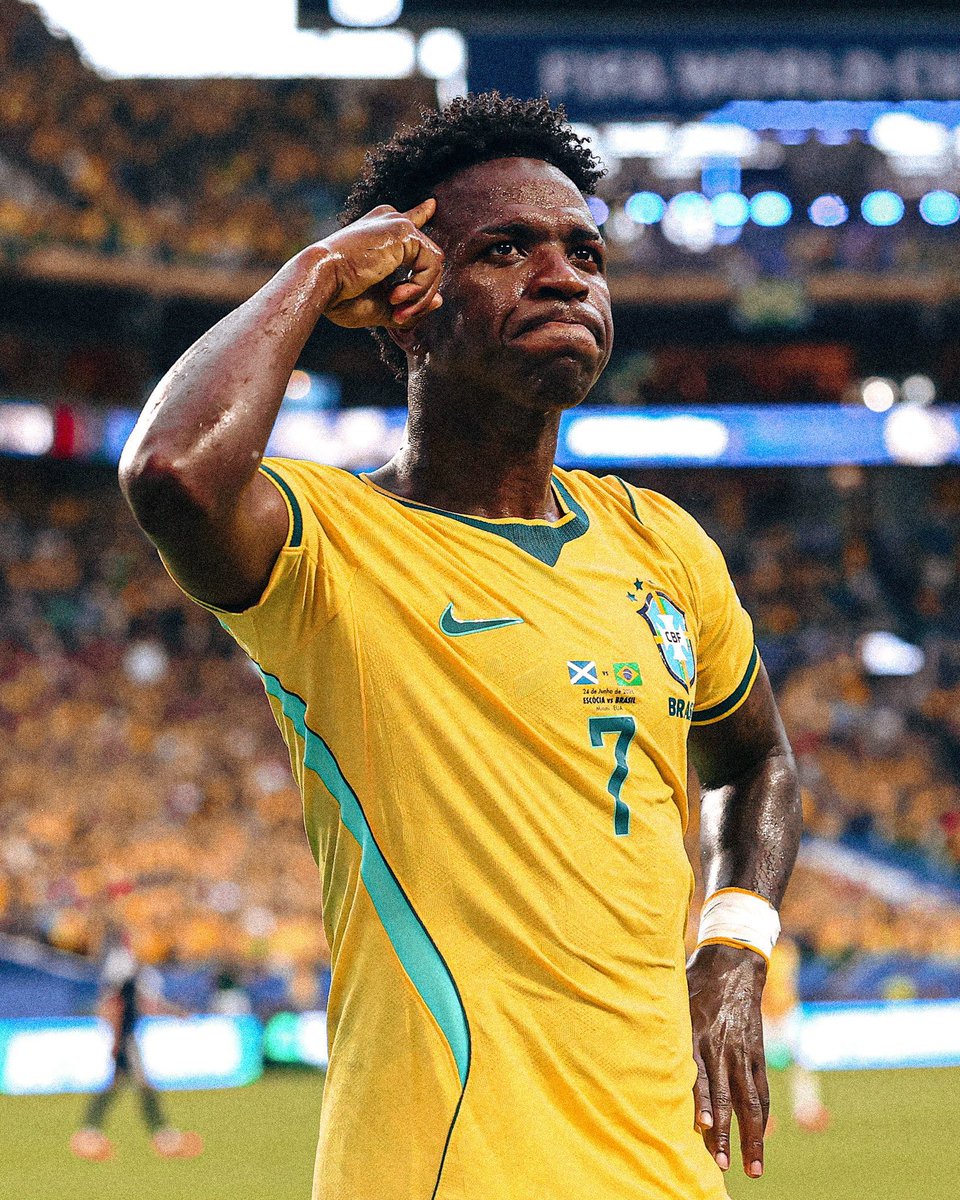 EditionMerengue's tweet photo. Être élu Homme du Match sur les trois rencontres des phases de groupes ? Un seul joueur l’a fait durant cette Coupe du Monde. 

Vini Jr. Froidement. https://t.co/n4iLXFuqvO