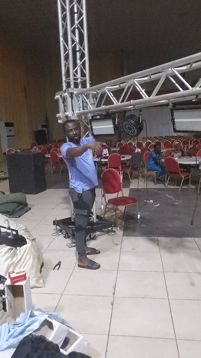 DLights2's tweet photo. I set up Lighting for Events 
Part of our previous job was, Ibadan Tech Expo, Watch Party with 1xbet, Flytime Eletrifaya and many more.

1 million naira will buy us more lighting equipment like Strobe light, digital console and moving head lights. https://t.co/5seOpNsTTr