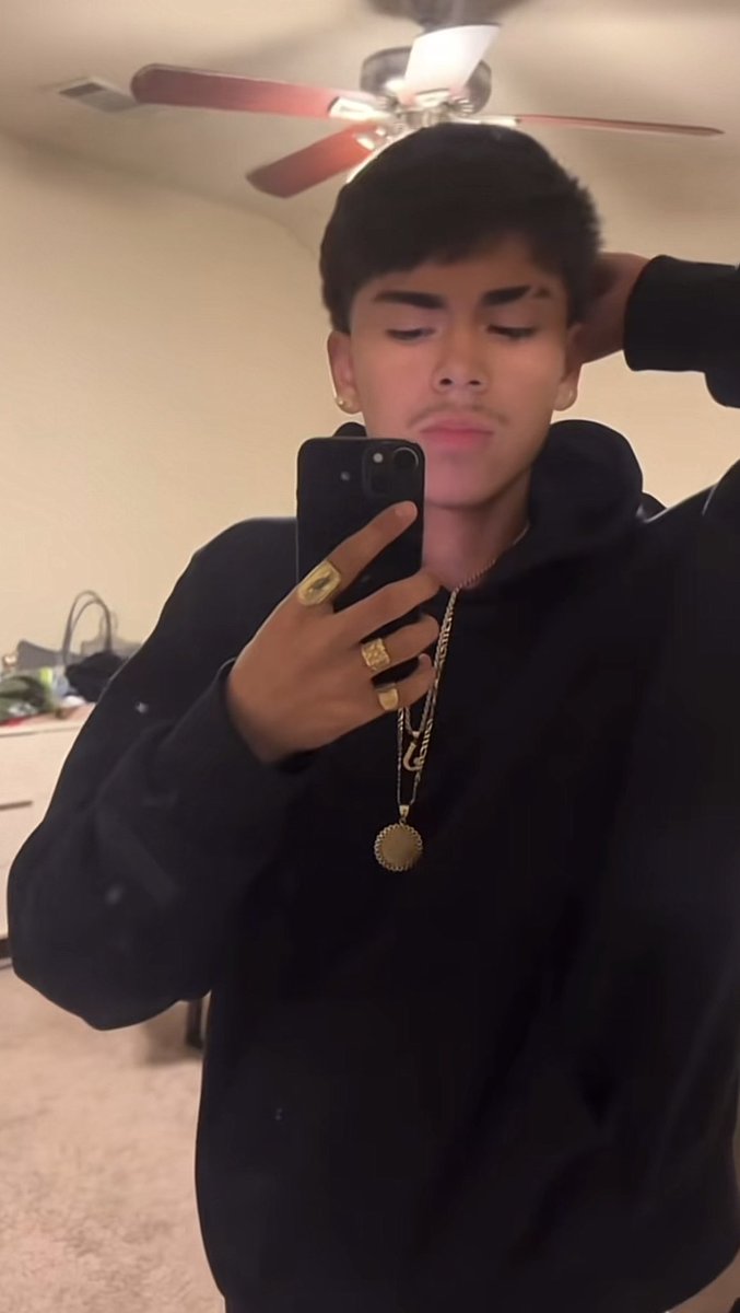 erni2freaky's tweet photo. Females dm me rnnn to trade or sext because I’m horny asfff shoot me a dm my DMs open if it doesn’t work like or follow and ill dmmm https://t.co/7auX85W7Nj