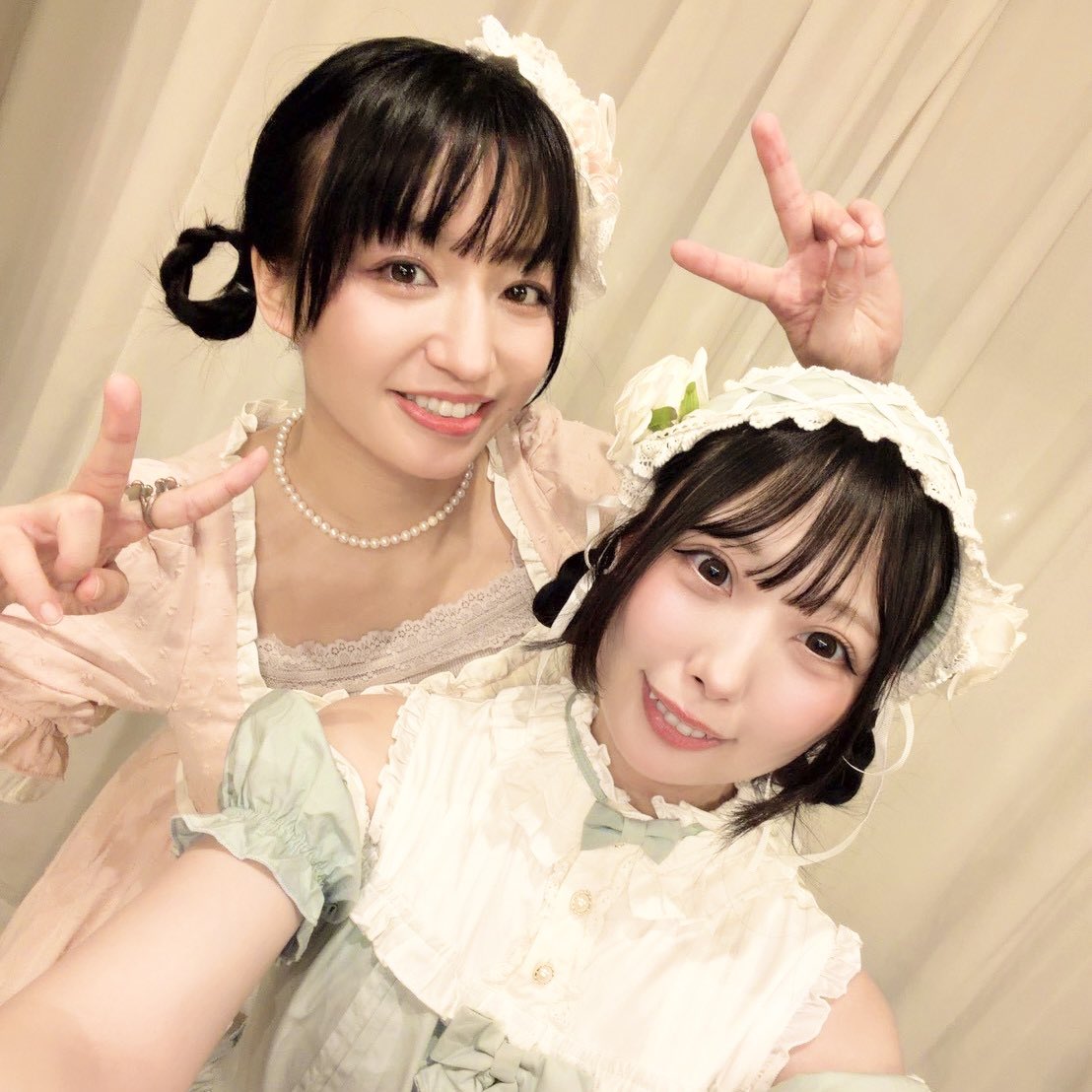 adusa_kinoko's tweet photo. #扉の向こうの春

和泉ちゃんのアリシアは
傷つきやすくて絶望が大きくて

世界が美しくて楽しいということを
思い出してほしいから

元気満点でちょっぴり涙もろい
まっすぐなソフィアを
演じさせていただきました。

アリシア、大好きだよ。 https://t.co/QzWe7vVslY
