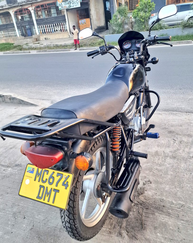 Eng_Matarra's tweet photo. #Tshs 1,250,000/=
BOXER BM 125 🔥🔥
REG" #DMT
▪️Cc. 125
▪️Gear 5
▪️Engine safi
▪️Starter jino moja
▪️Haijafanya bodaboda
▪️Imetunzwa vizuri sana
▪️Inakuja Full Documents ✅️
IPO DAR (Mikoani Tunatuma kwa uaminifu)
CALL/WHATSAPP-0719542184 https://t.co/SFb0PV0Sw7