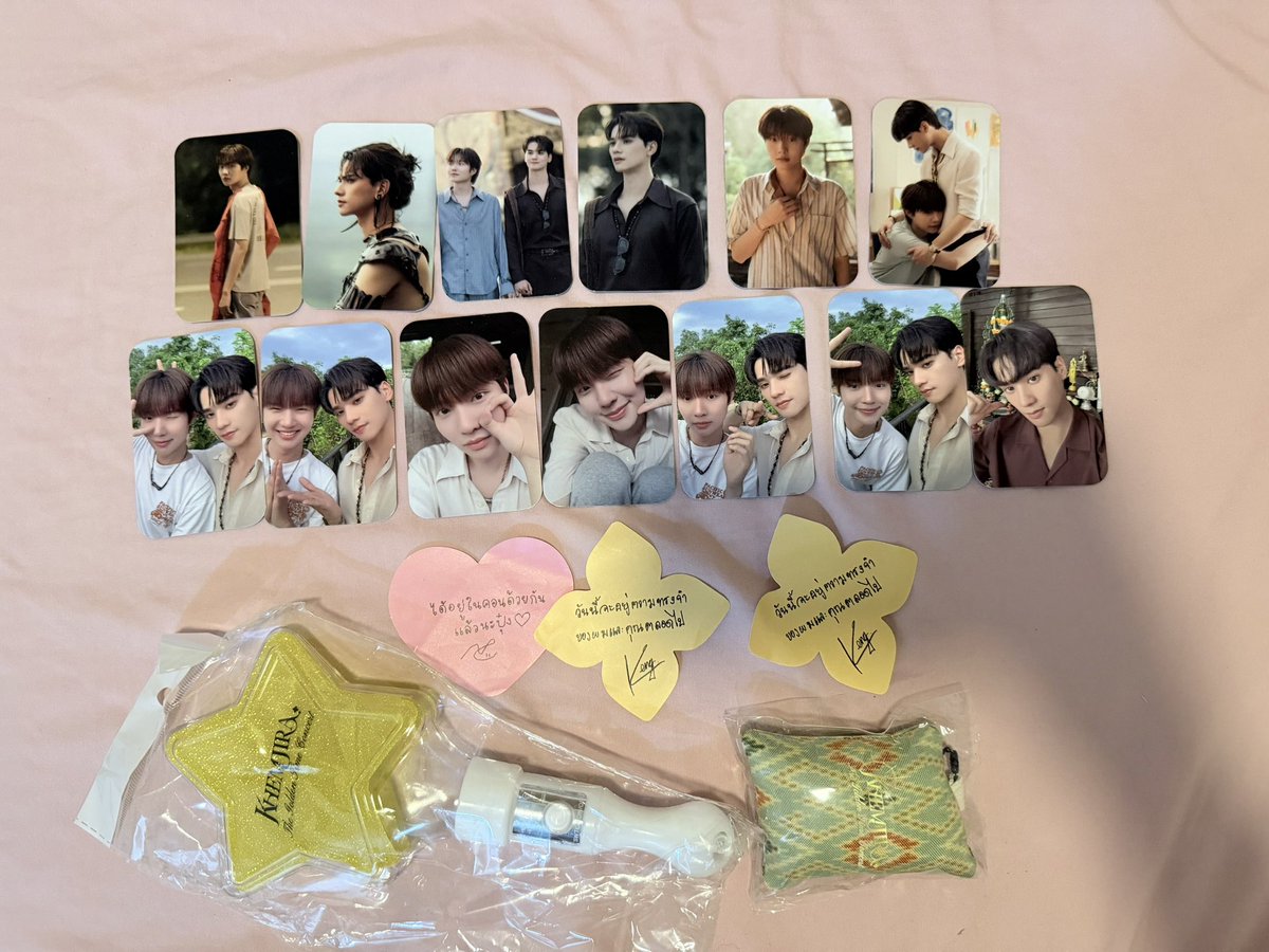 katteole's tweet photo. ปล่อย 650 รวมส่งค่ะ ไม่ขายแยก แถมแท่งไฟ คอนเฟติ และกิฟที่น้องแจกในคอน สนใจ dm ค่ะ 
#ตลาดนัดเก่งน้ำปิง #ตลาดนัดdmd https://t.co/ou7I4gVFEq