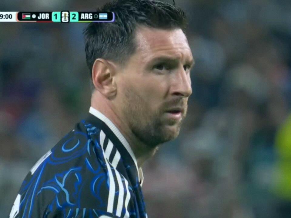 Ronald906011's tweet photo. 不愧是梅西
進球了！！！
世界盃就是讓人超興奮對吧～
這自由球太讚了！！！ https://t.co/1fmVZTRtYn